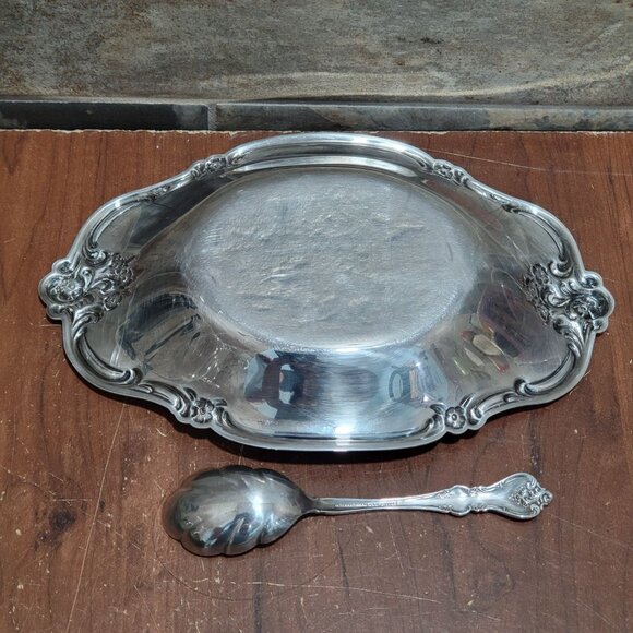 International Silver Orleans Pattern Silverplate Serving Dish Tray Spoon - Picture 3 of 12